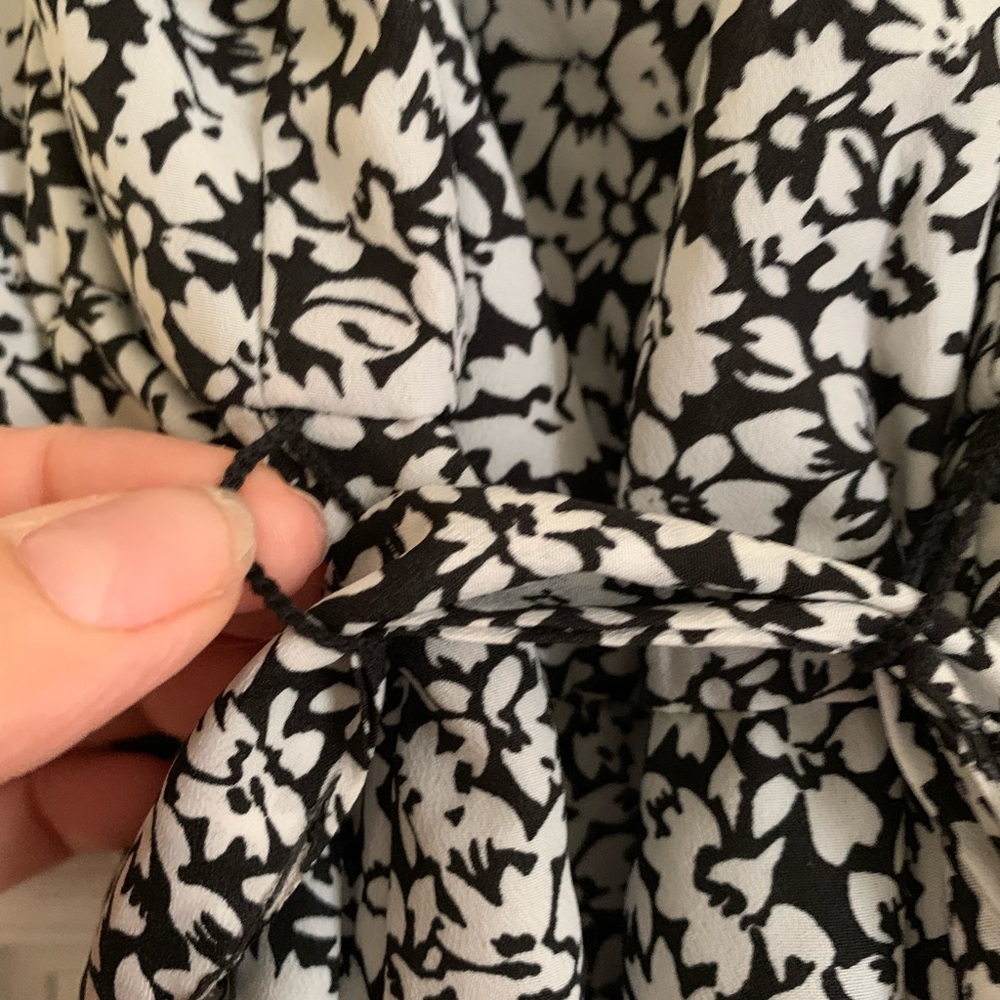 Motherhood Maternity black & white dress shirt with tie and ruffles. Size small - Picture 5 of 7